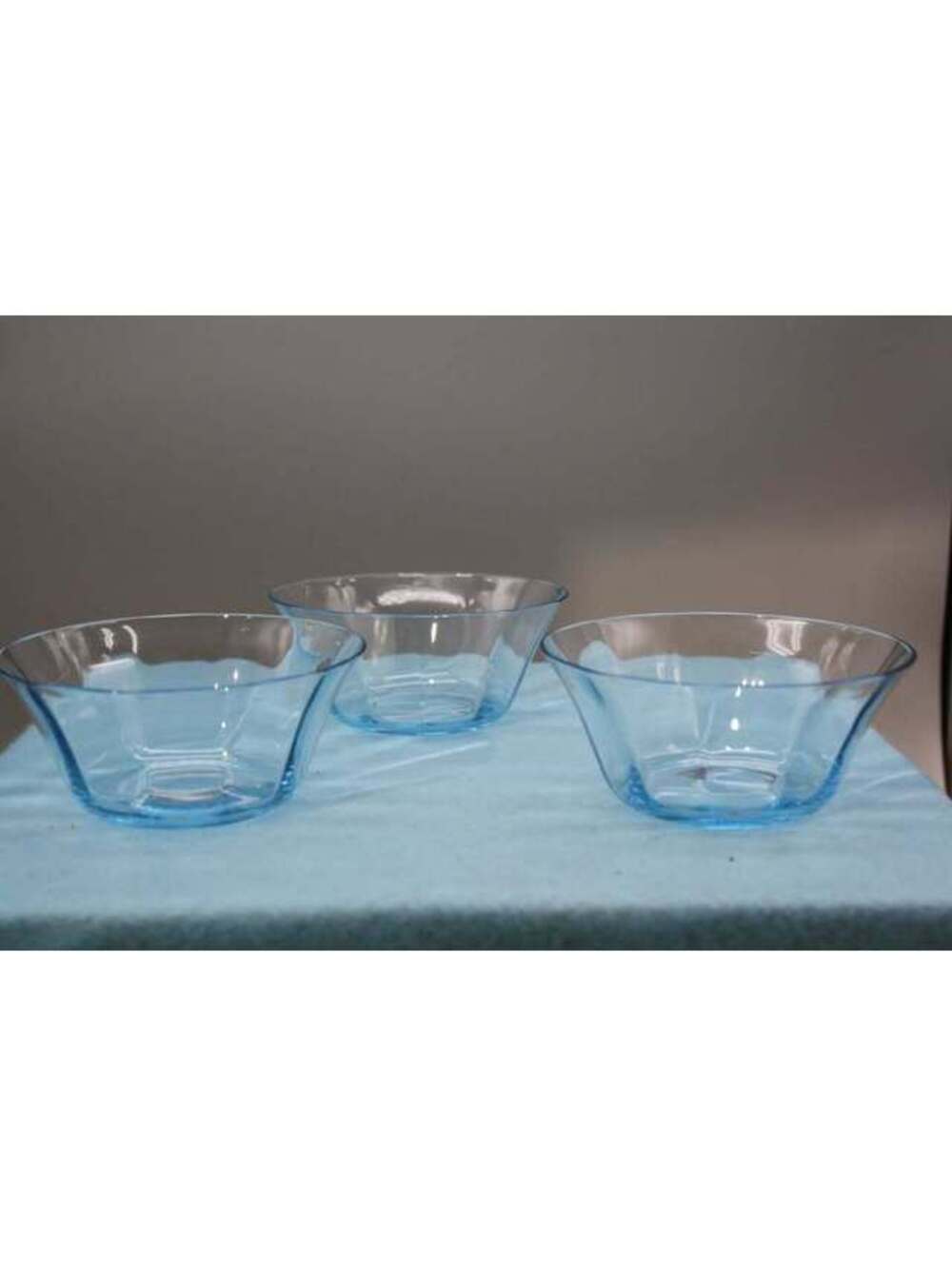 Vintage Set of 3 Clear Glass Bowls Blue Rim Retro Serving Dessert Prep Bowls